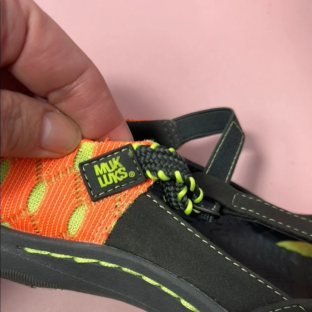 Muk Luk Orange Black Water Shoes Durable Soles - Picture 3 of 8